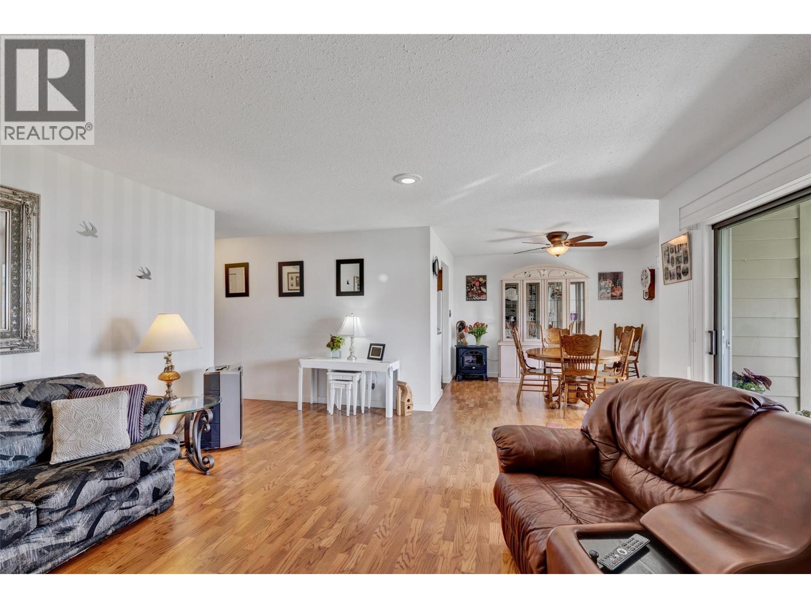104 4340A Beach Avenue, Peachland