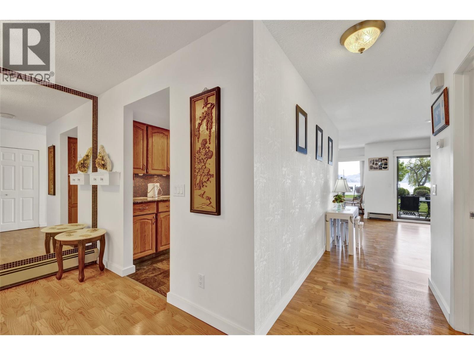 104 4340A Beach Avenue, Peachland