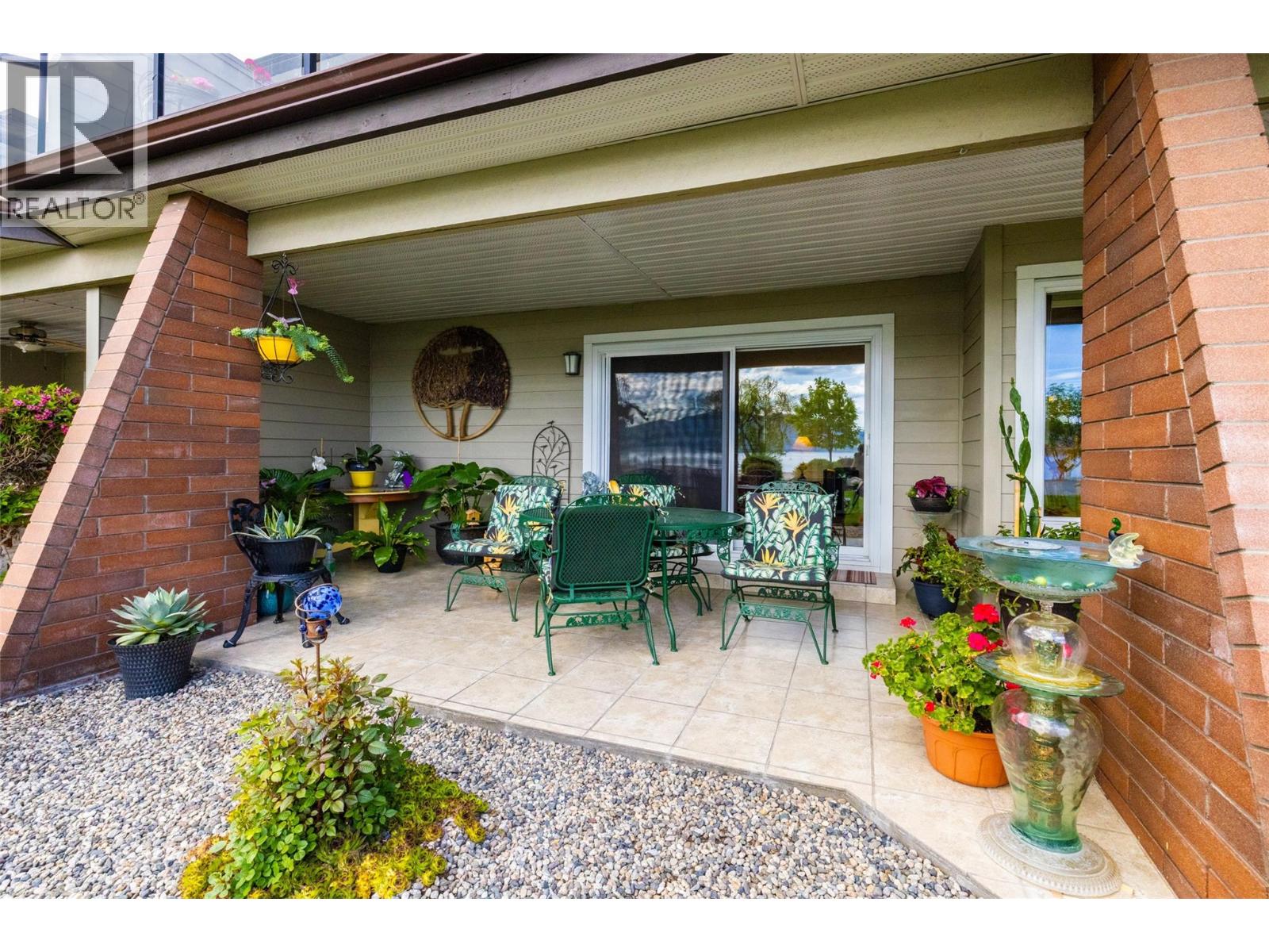 104 4340A Beach Avenue, Peachland