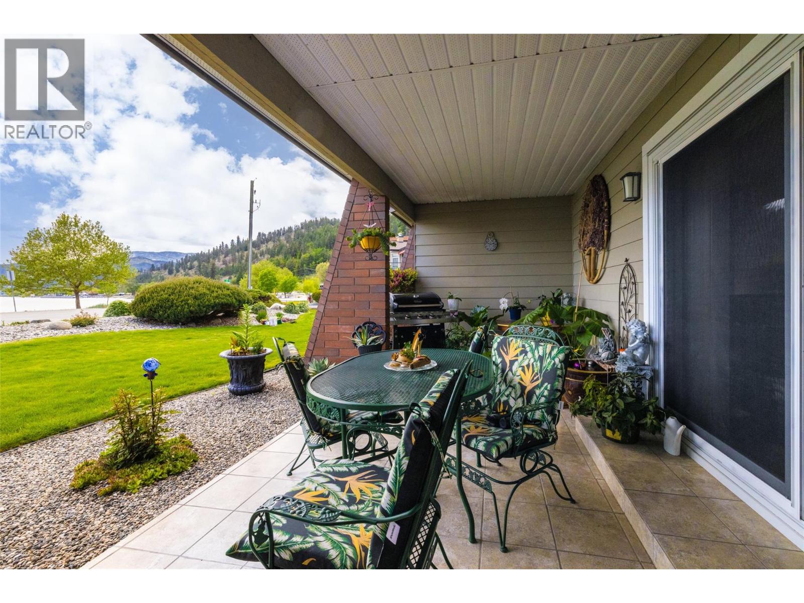 104 4340A Beach Avenue, Peachland
