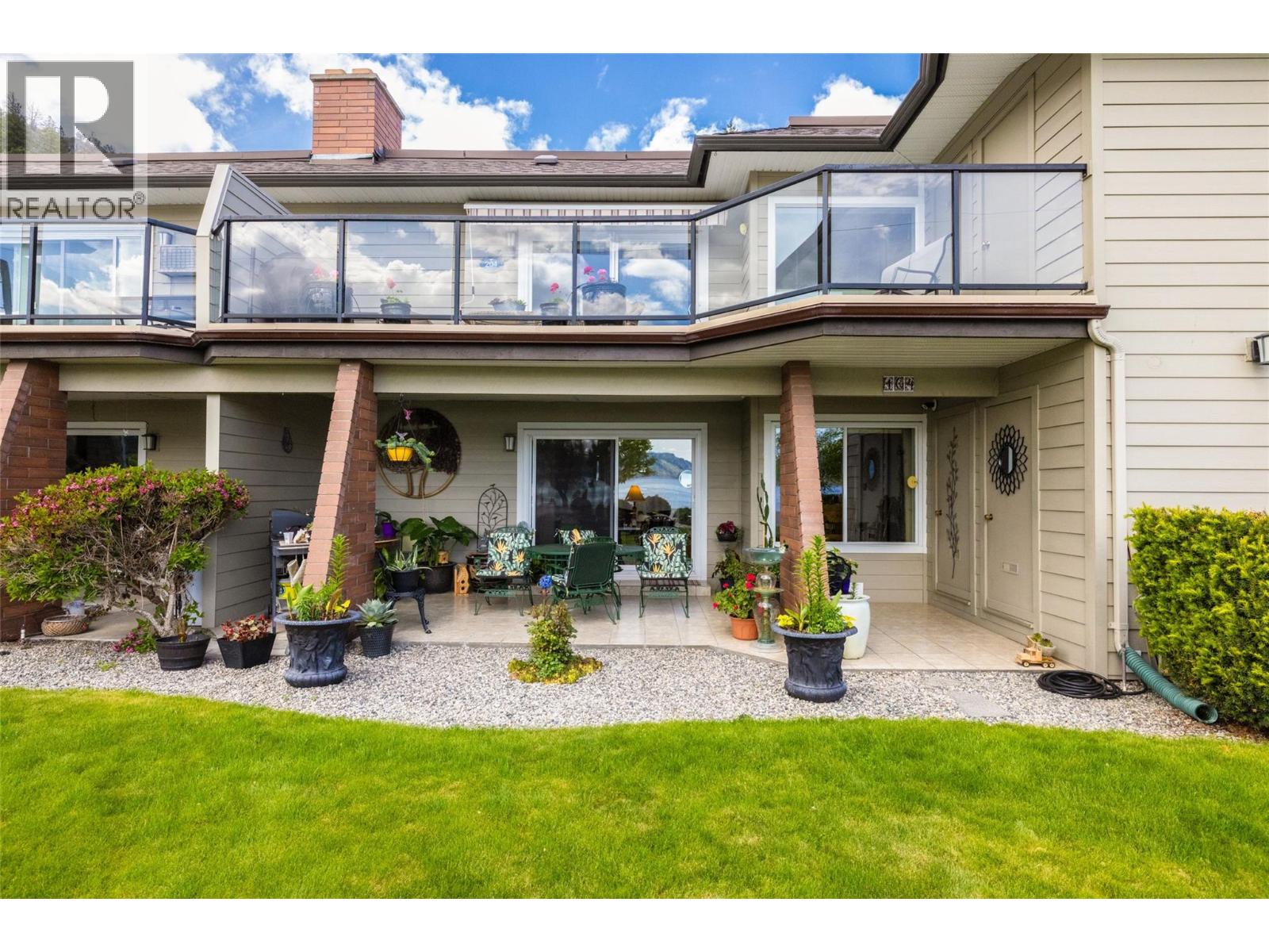 104 4340A Beach Avenue, Peachland