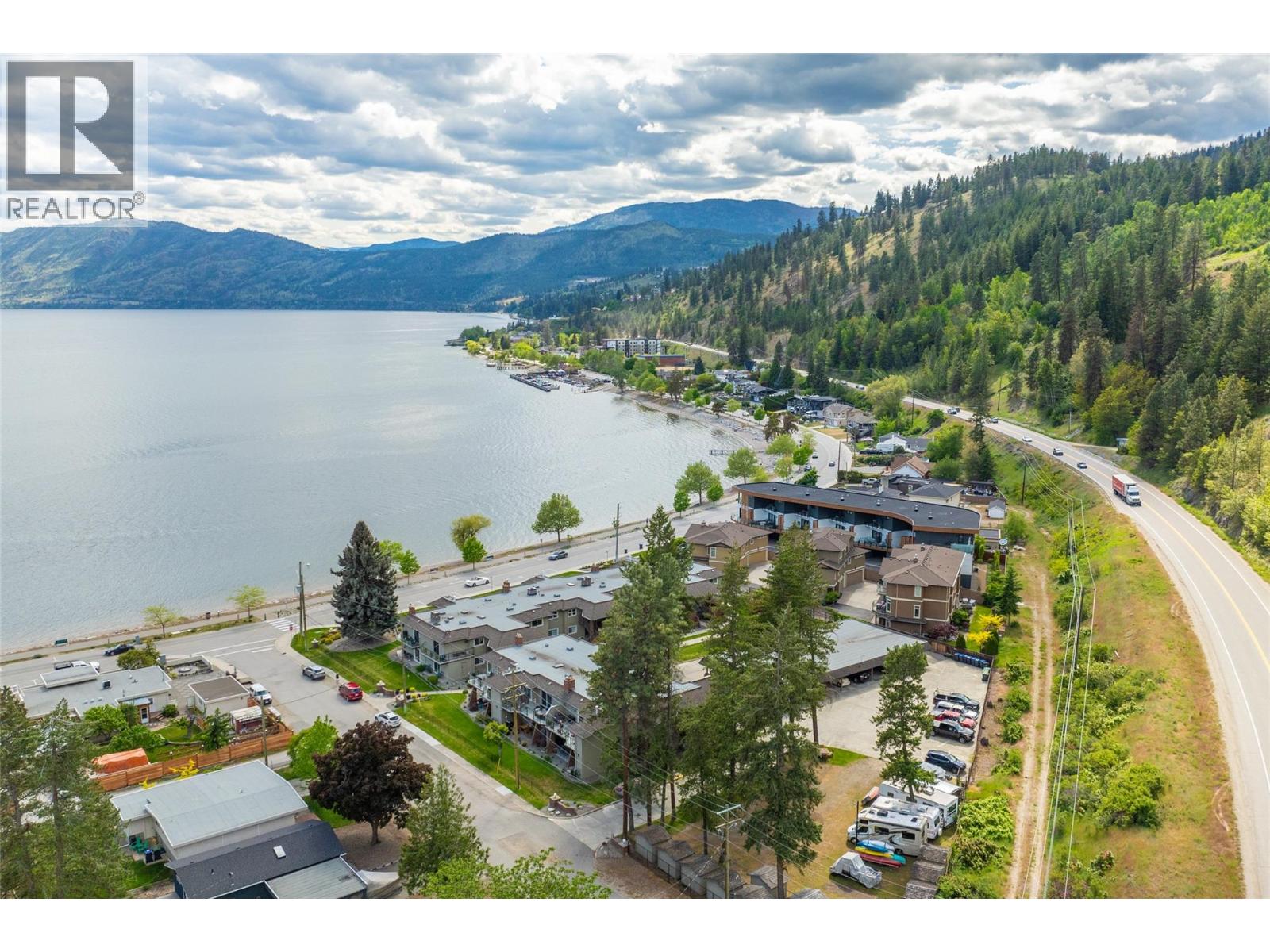 104 4340A Beach Avenue, Peachland