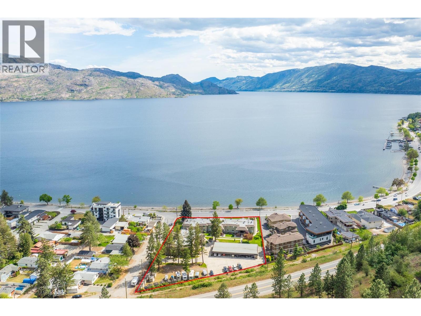 104 4340A Beach Avenue, Peachland