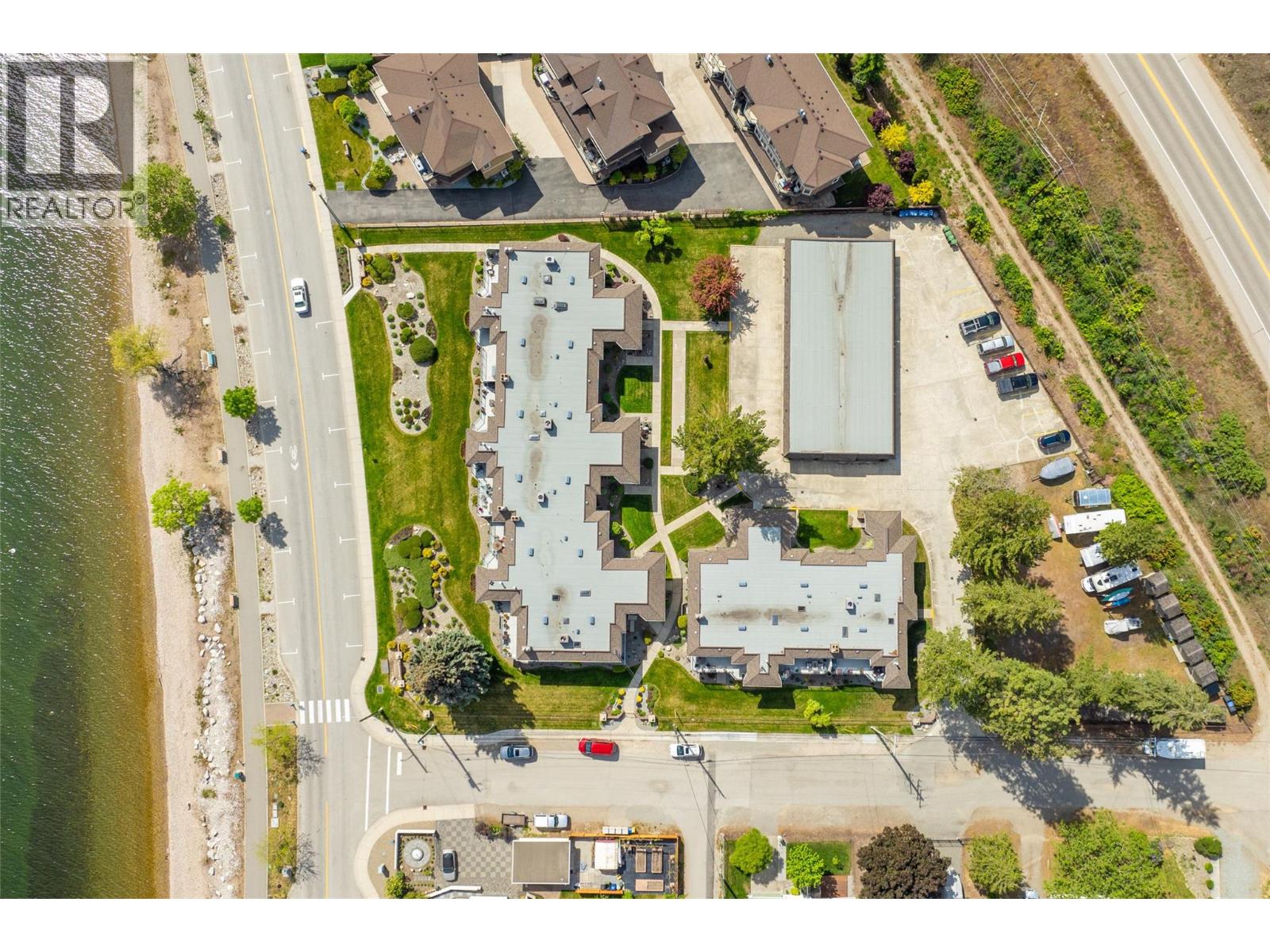 104 4340A Beach Avenue, Peachland