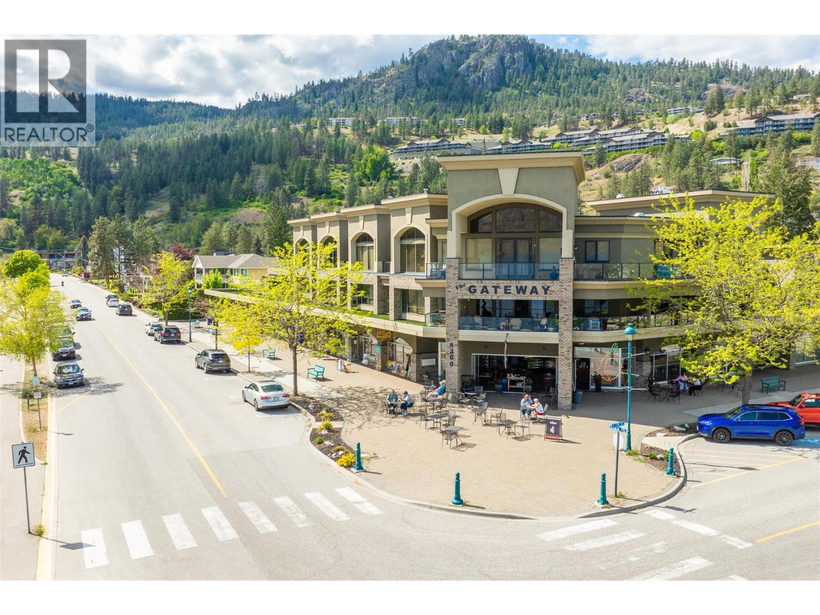 104 4340A Beach Avenue, Peachland