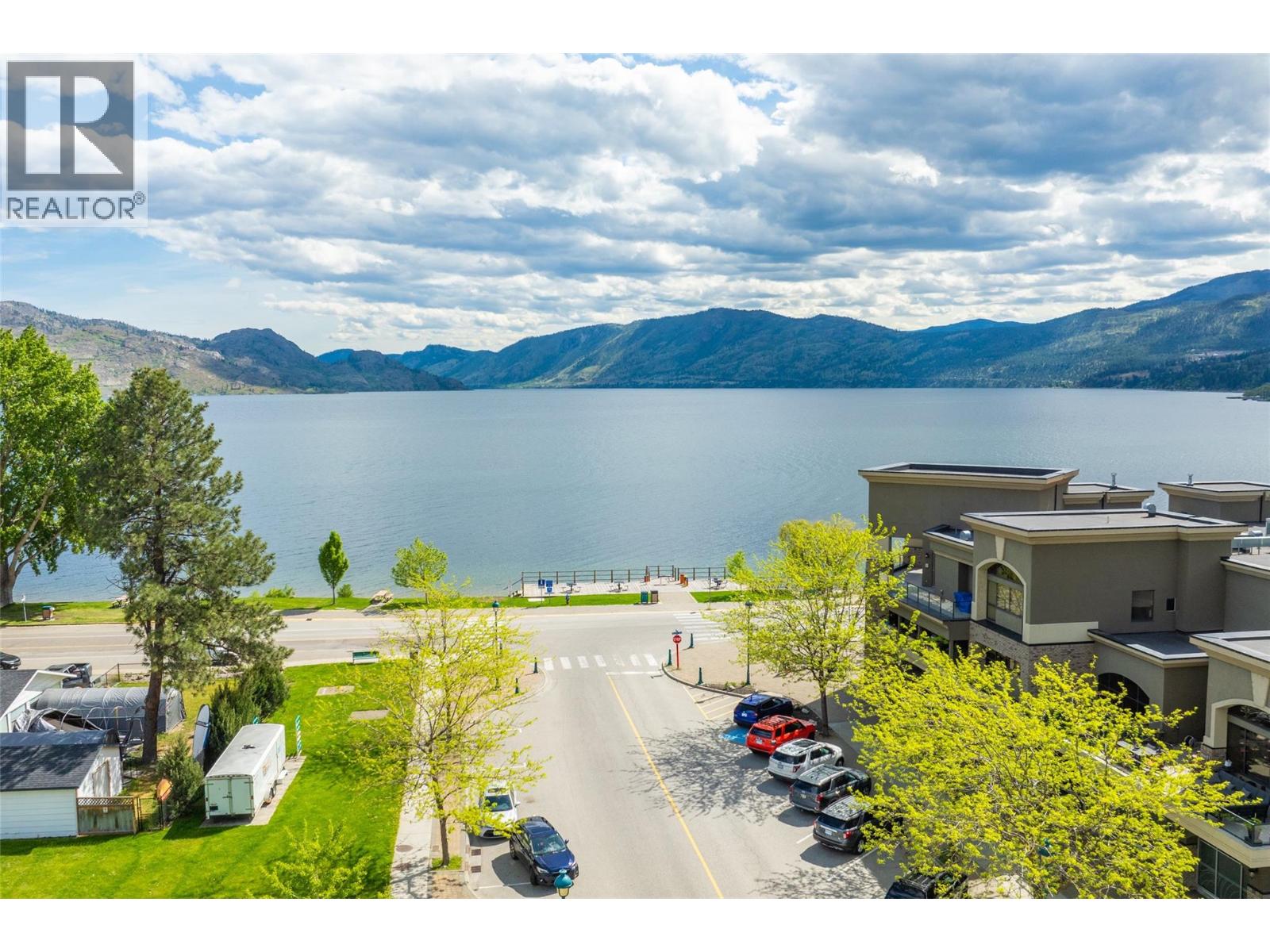 104 4340A Beach Avenue, Peachland