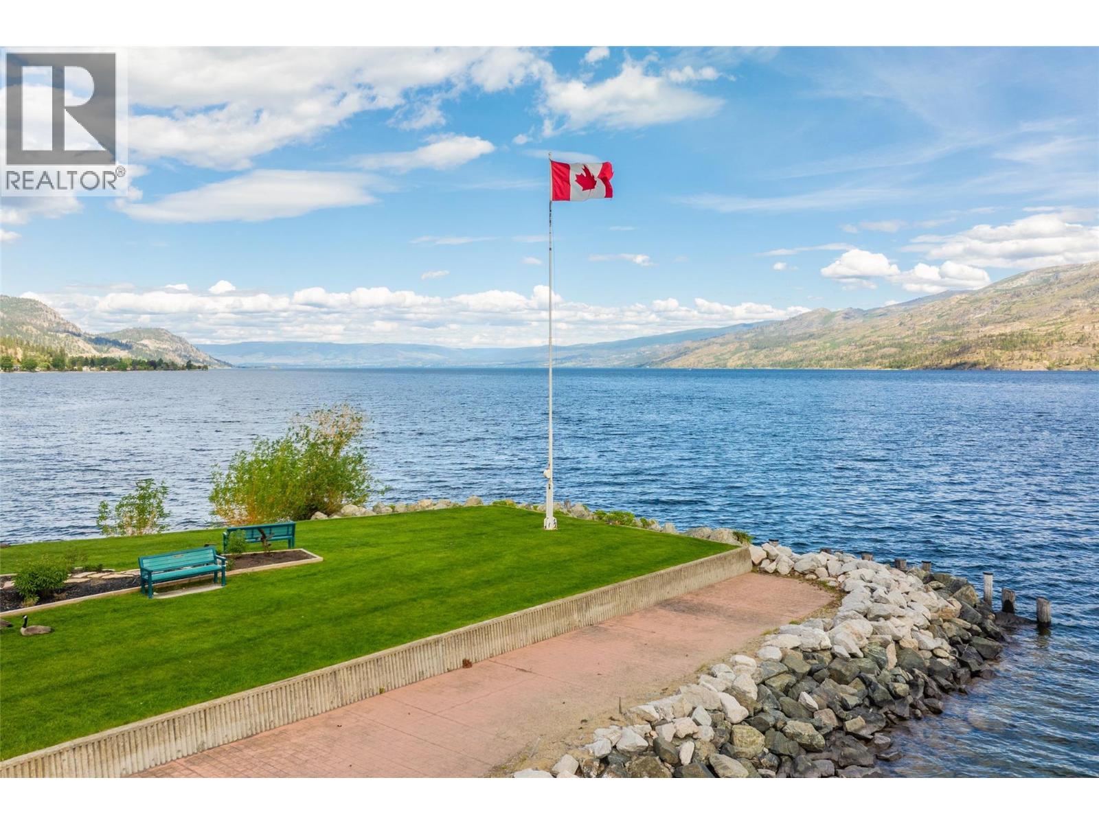 104 4340A Beach Avenue, Peachland