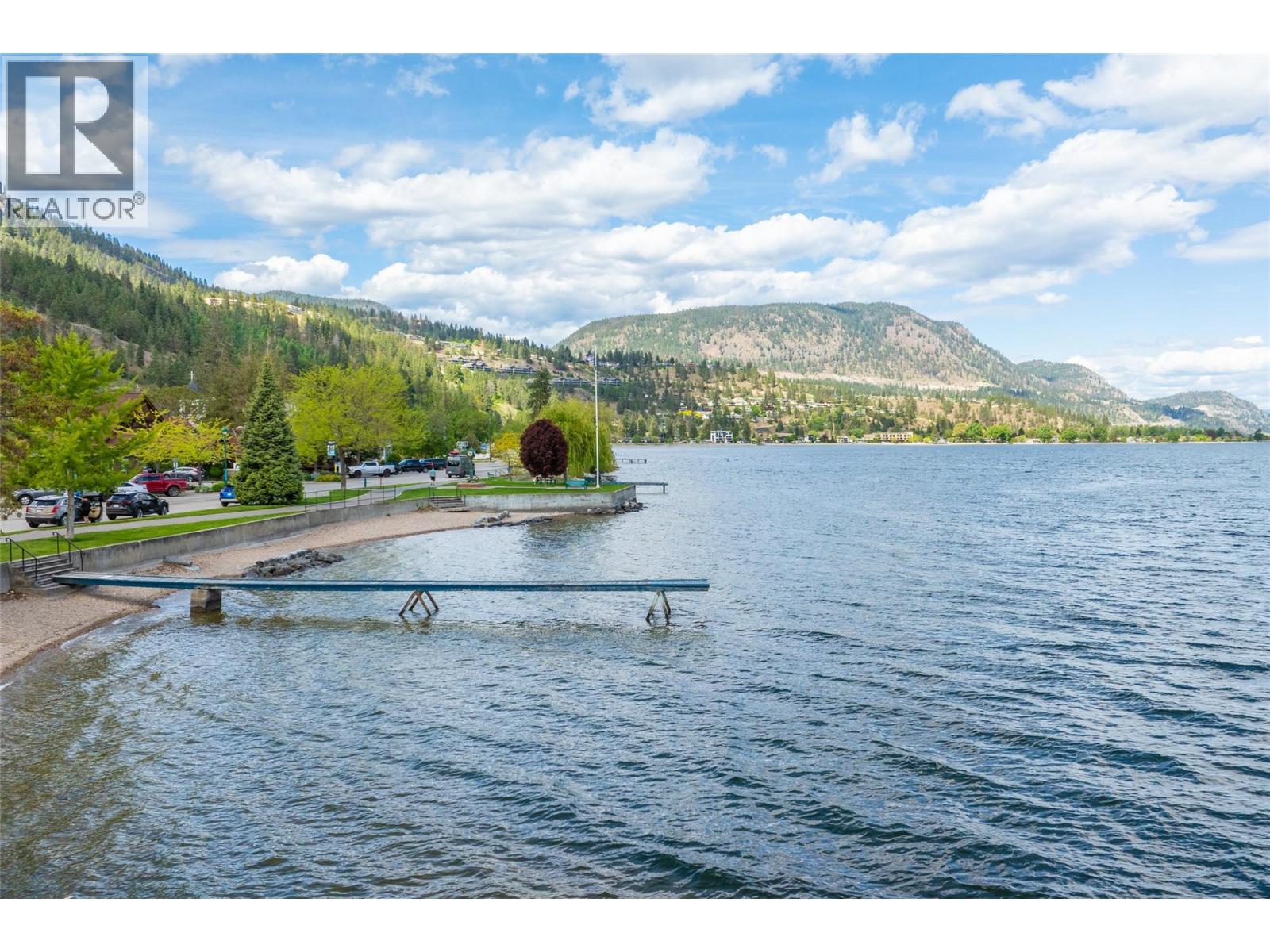 104 4340A Beach Avenue, Peachland