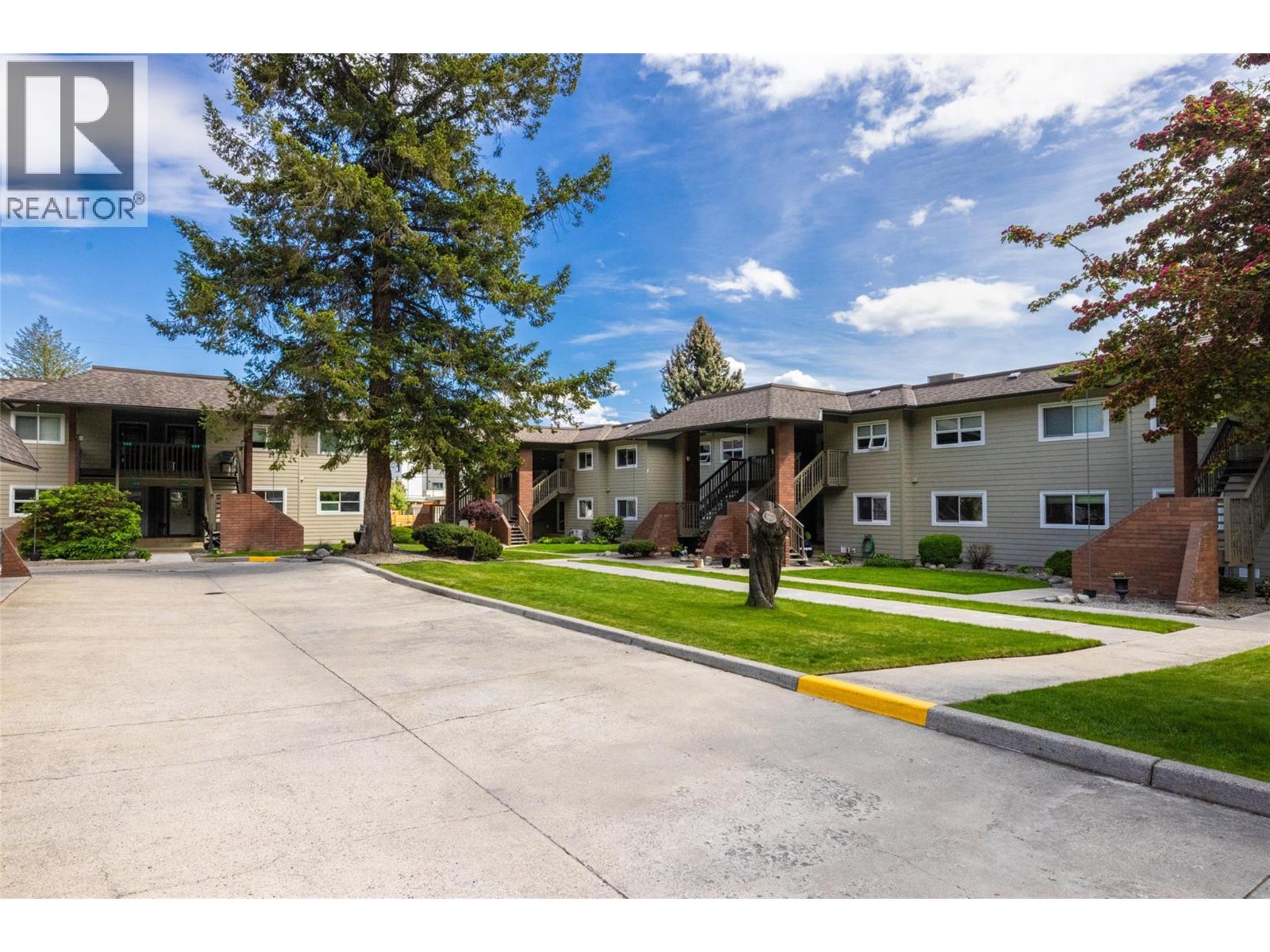 104 4340A Beach Avenue, Peachland