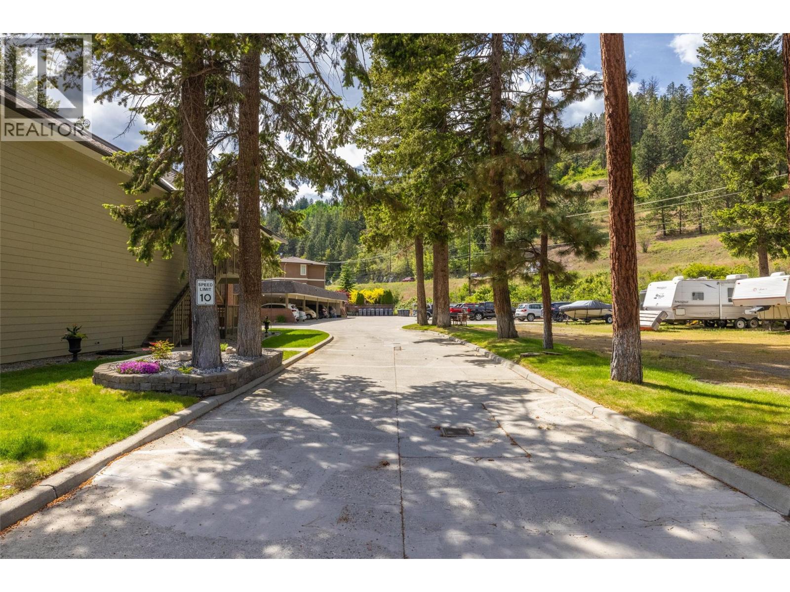 104 4340A Beach Avenue, Peachland