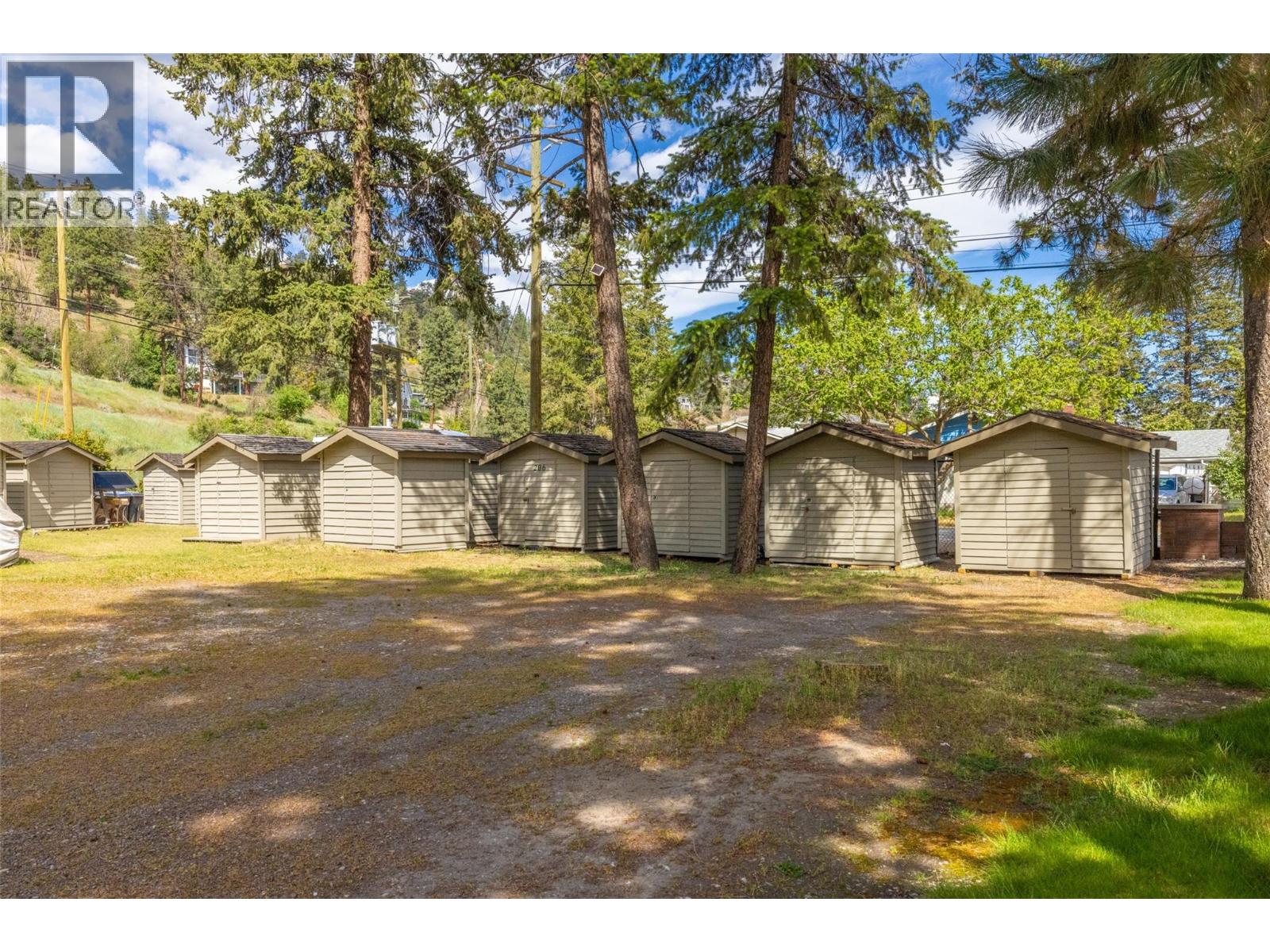 104 4340A Beach Avenue, Peachland
