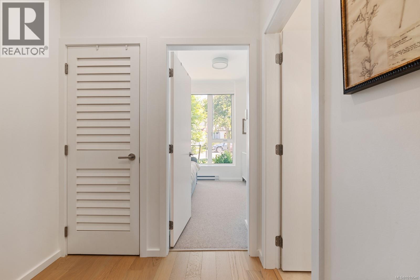 Photo 14 of 103 1720 Fairfield Rd, Victoria BC