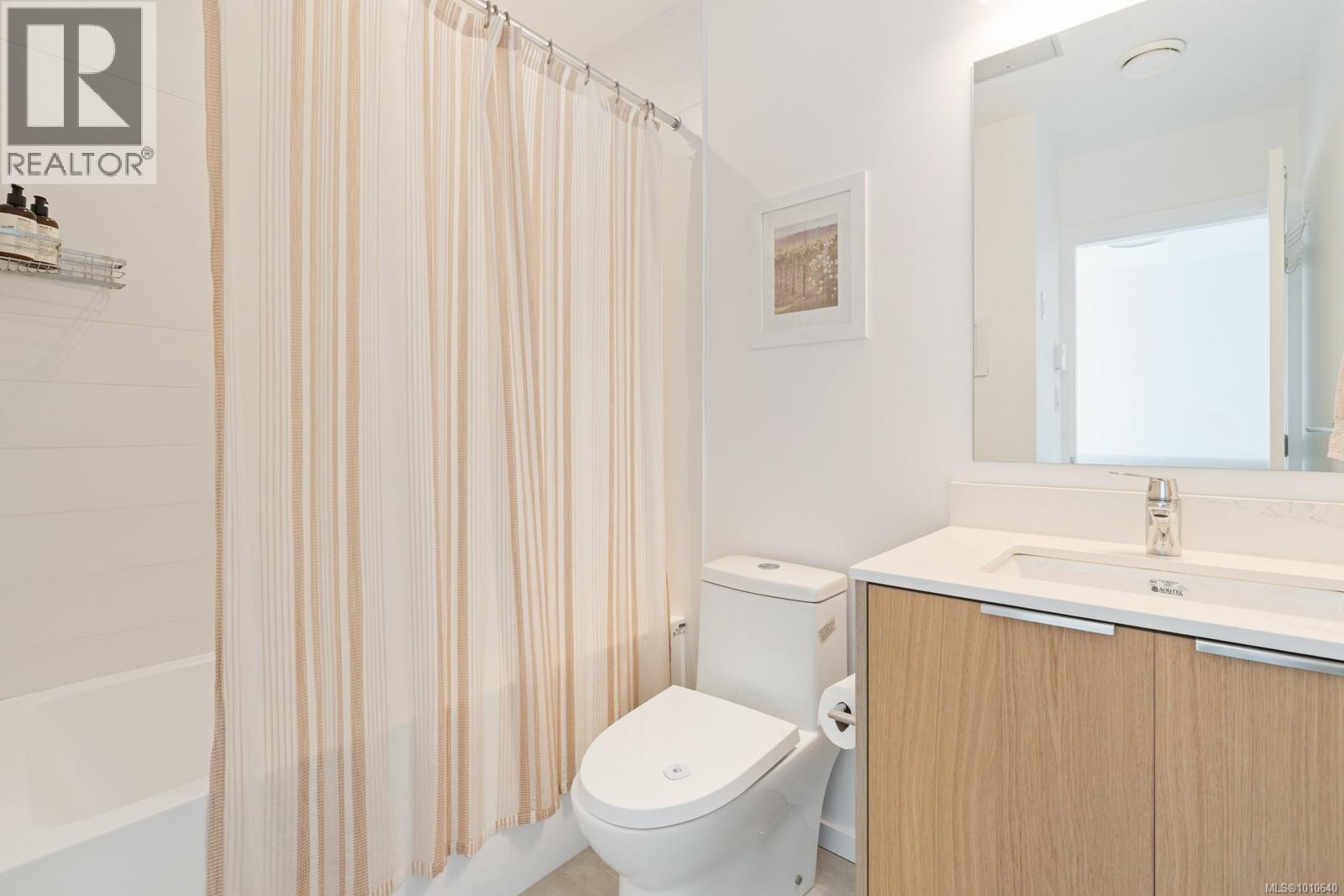 Photo 21 of 103 1720 Fairfield Rd, Victoria BC