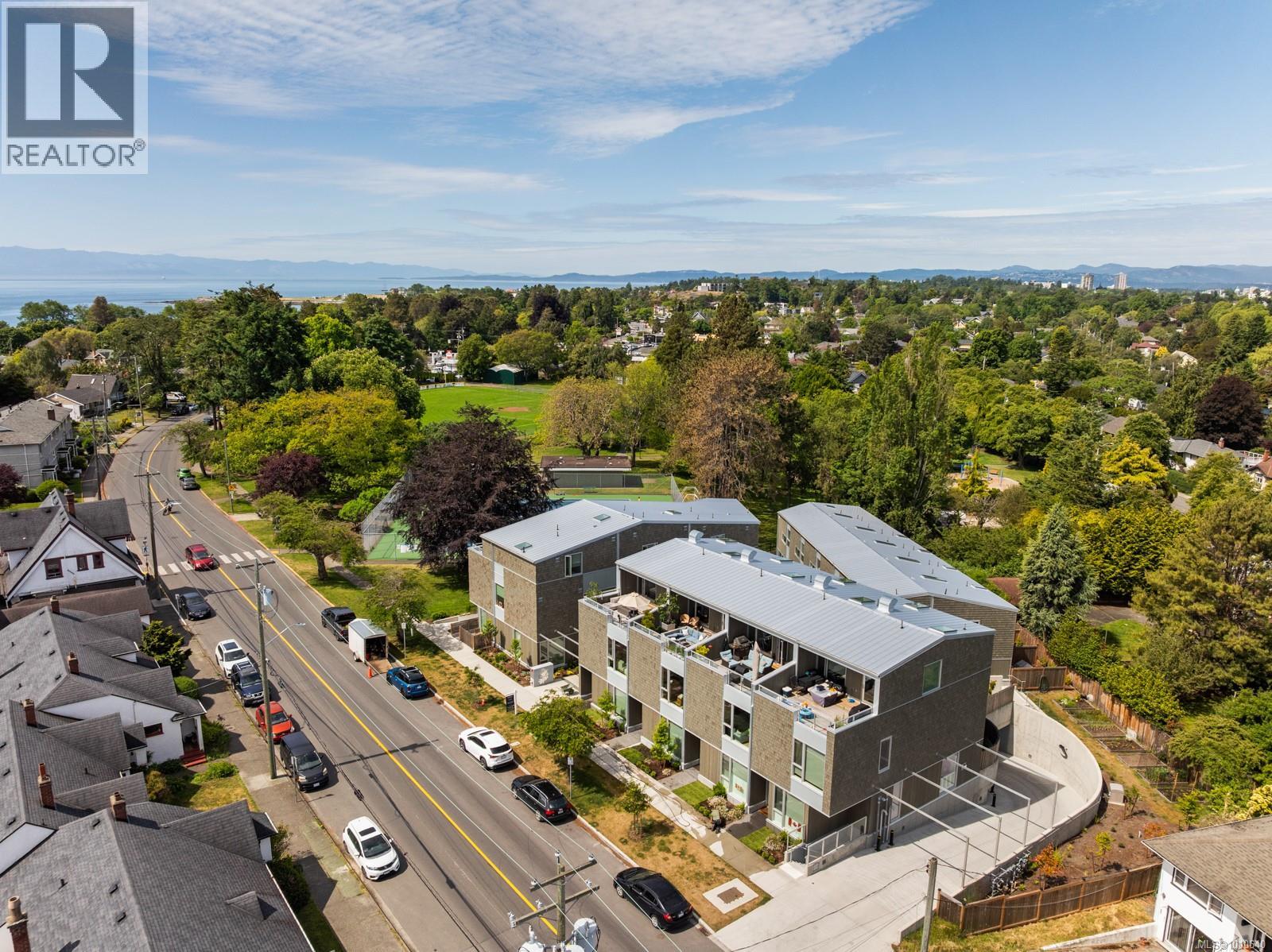 Photo 27 of 103 1720 Fairfield Rd, Victoria BC