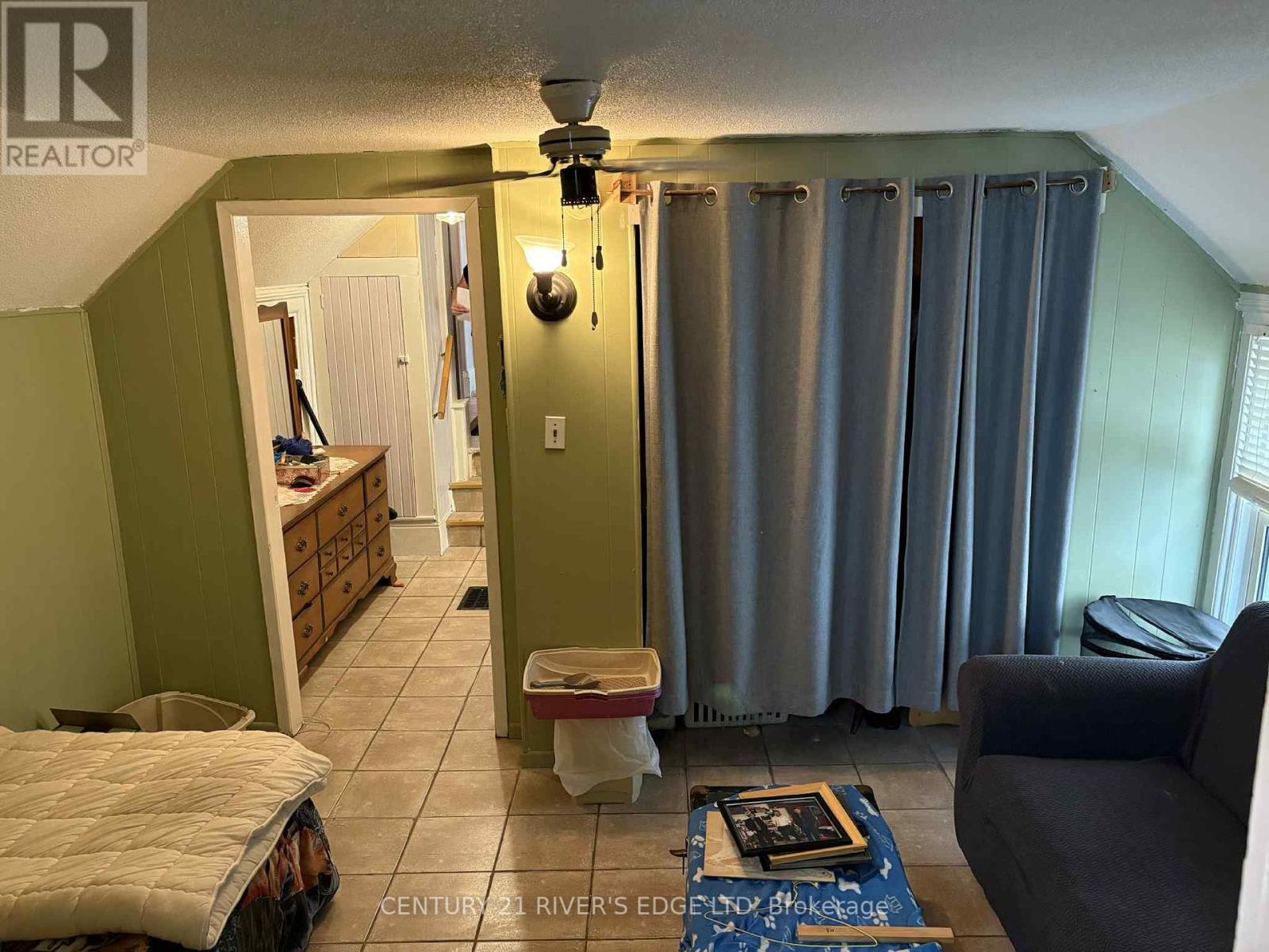Photo 3 of 28 32 Perth Street, Brockville ON