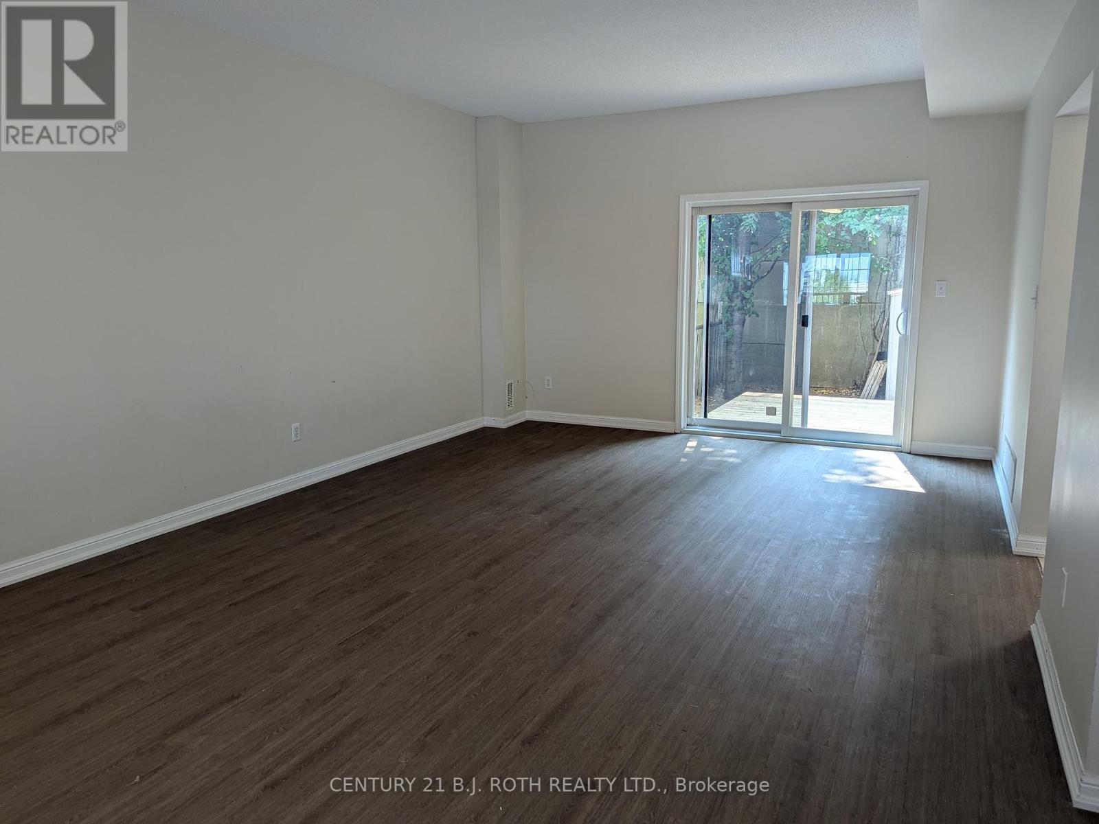 Photo 13 of 2 175 Stanley Street, Barrie ON