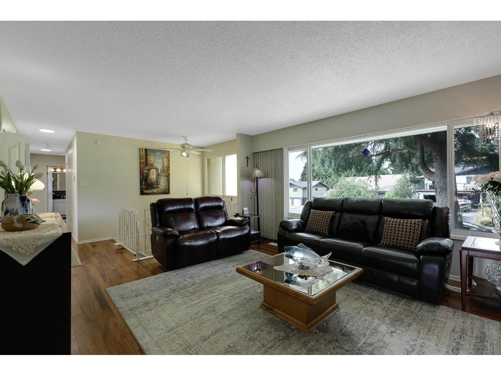 Photo 4 of 8936 112 A Street, Delta BC