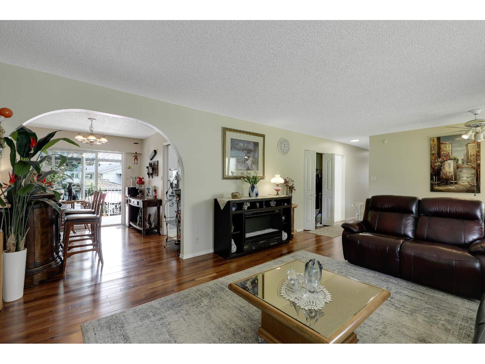 Photo 6 of 8936 112 A Street, Delta BC