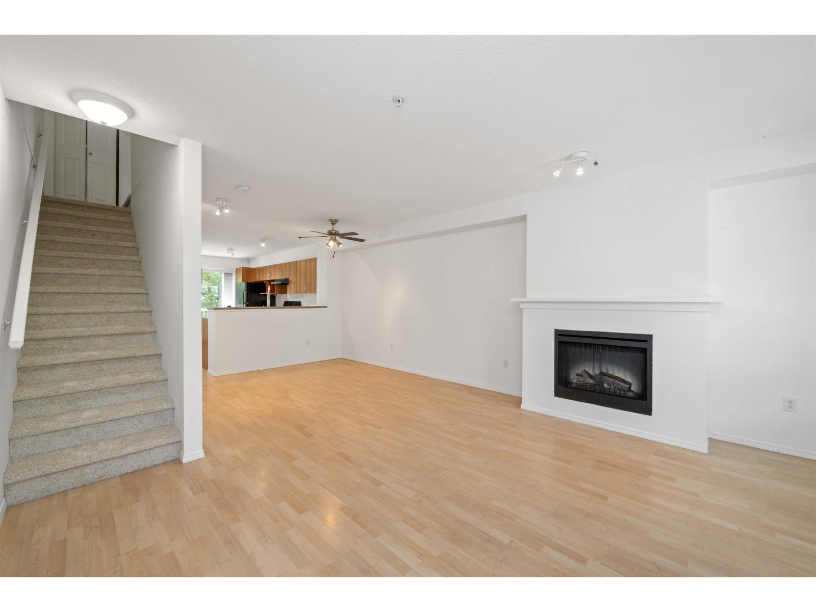 Photo 6 of 63 6747 203 Street, Langley BC