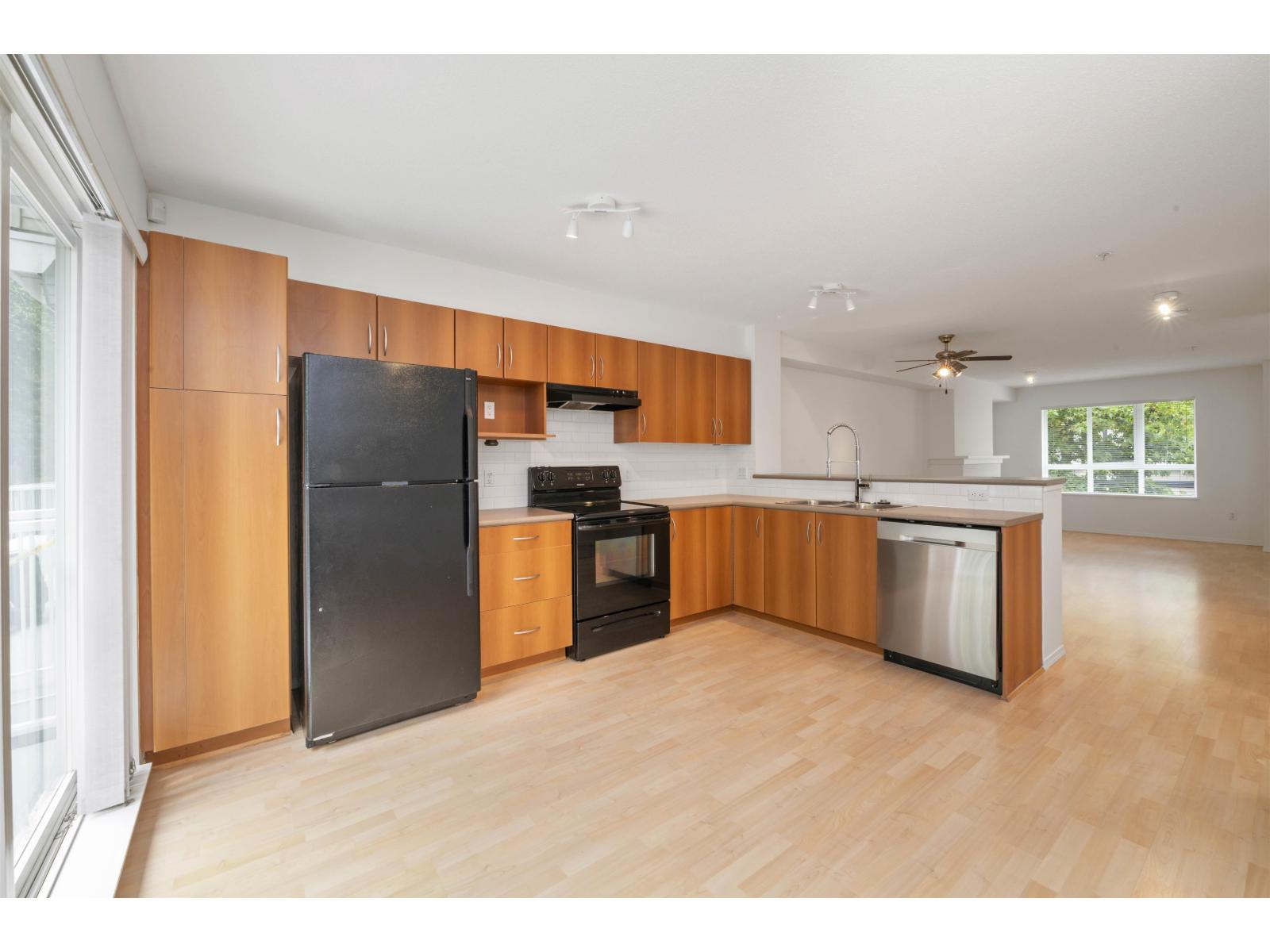 Photo 11 of 63 6747 203 Street, Langley BC