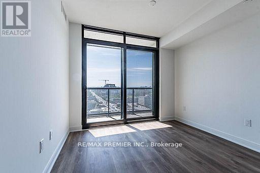 Photo 10 of 1620 86 Dundas Street E, Mississauga ON
