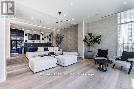 Photo 11 of 1620 86 Dundas Street E, Mississauga ON