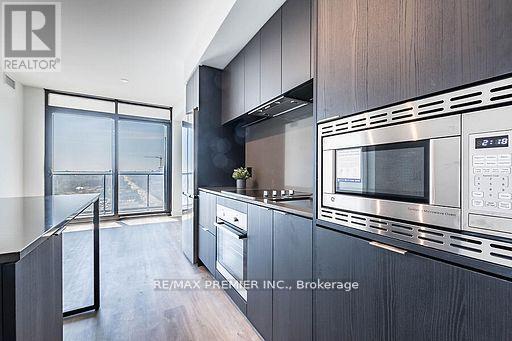 Photo 4 of 1620 86 Dundas Street E, Mississauga ON