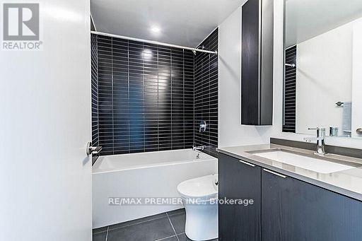 Photo 6 of 1620 86 Dundas Street E, Mississauga ON
