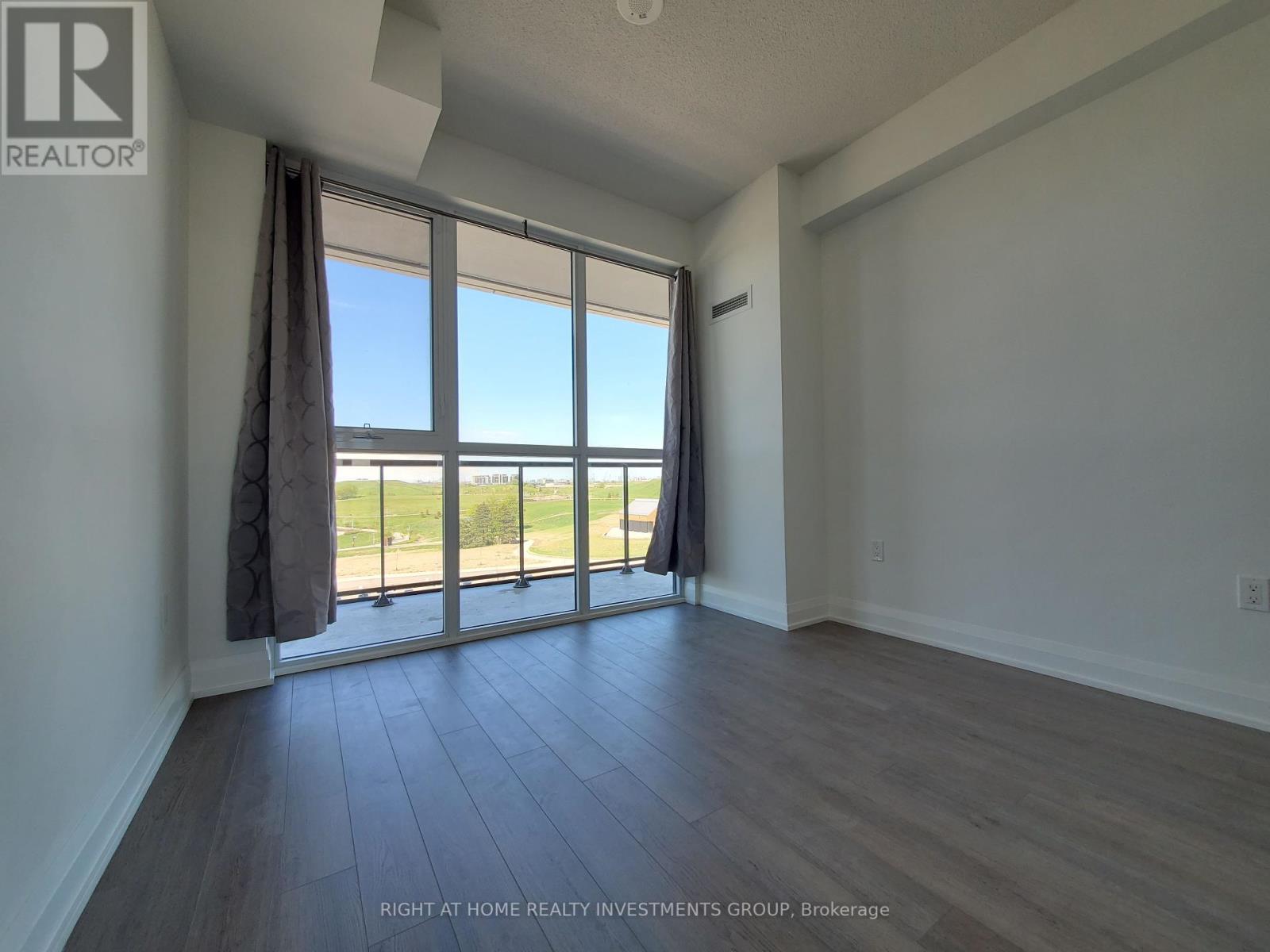 Photo 17 of 506 60 George Butchart Drive, Toronto ON