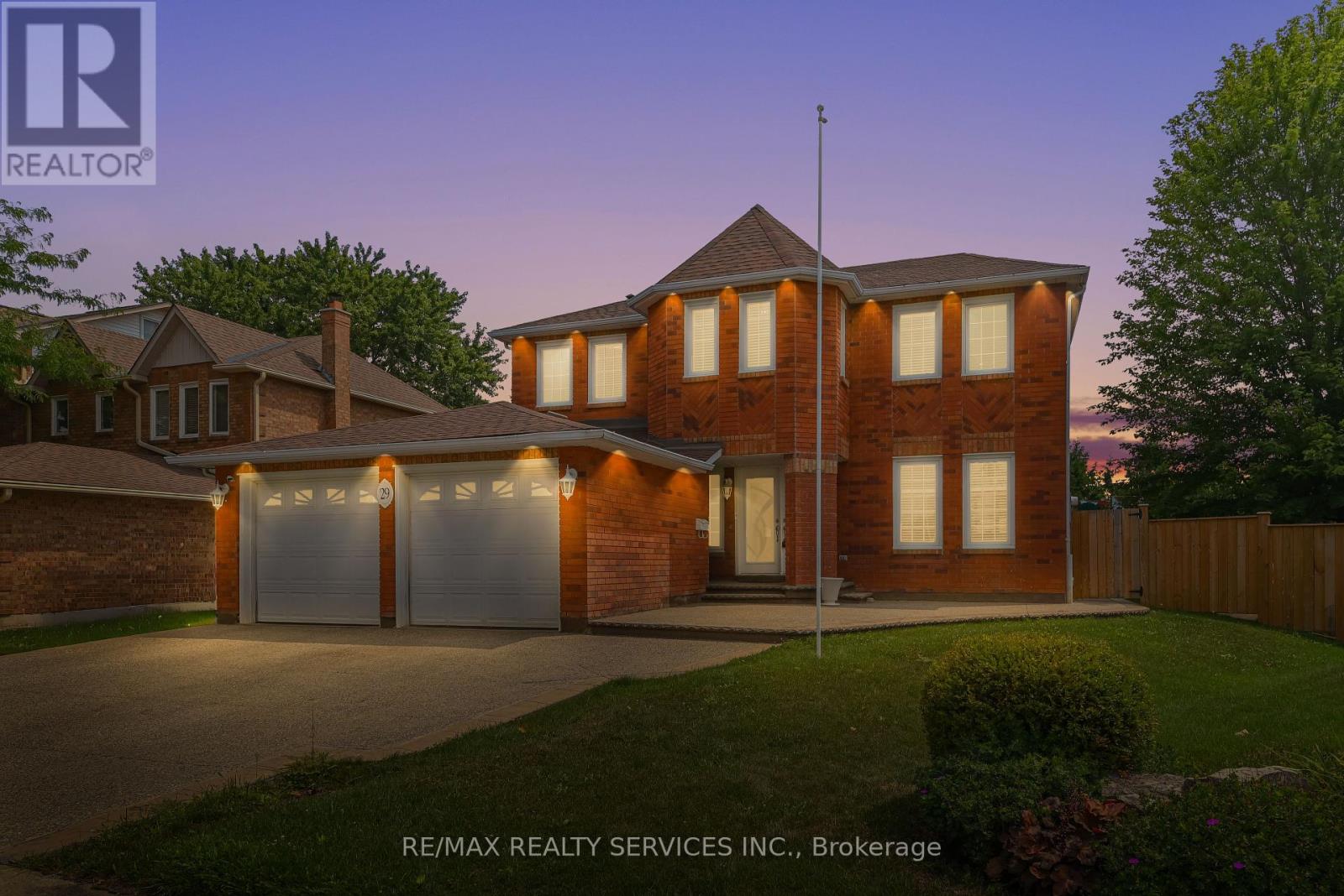 Photo 15 of 29 Leneck Avenue, Brampton ON