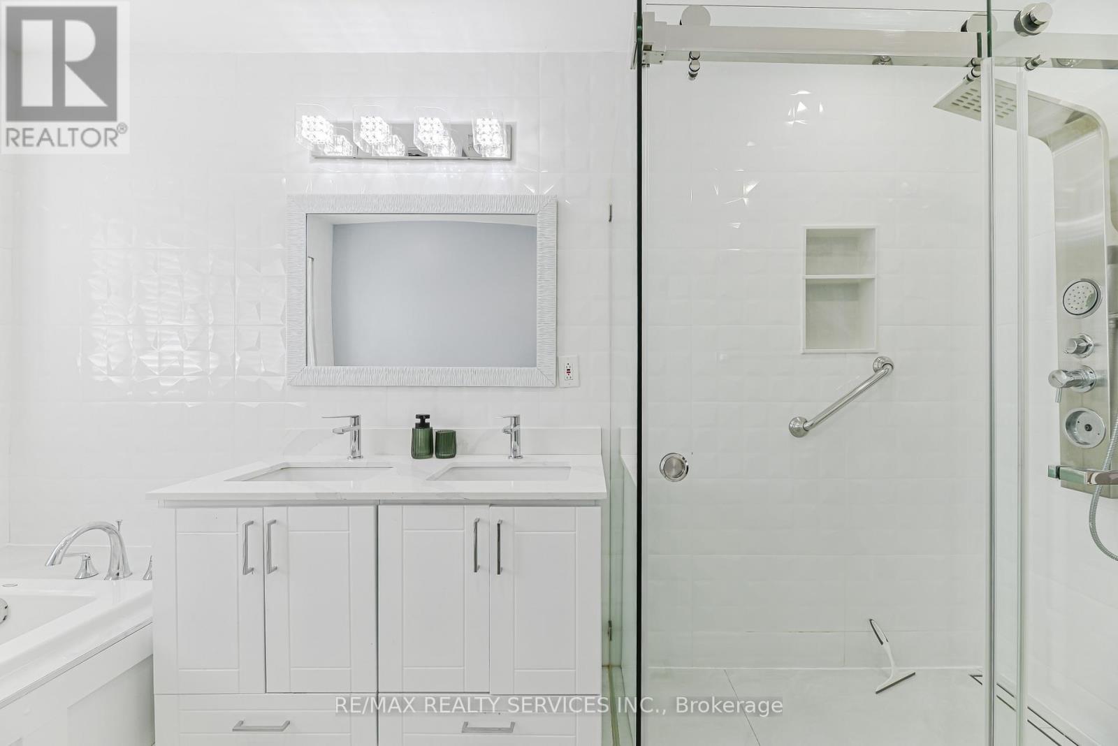 Photo 23 of 29 Leneck Avenue, Brampton ON
