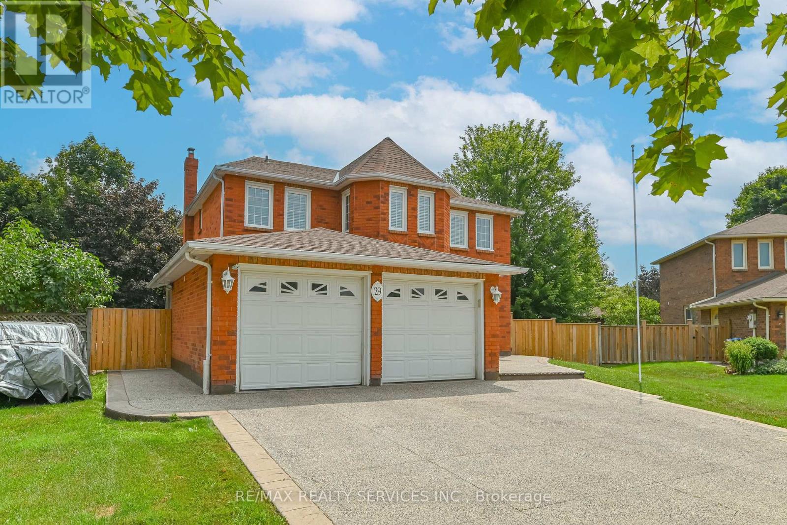 Photo 3 of 29 Leneck Avenue, Brampton ON