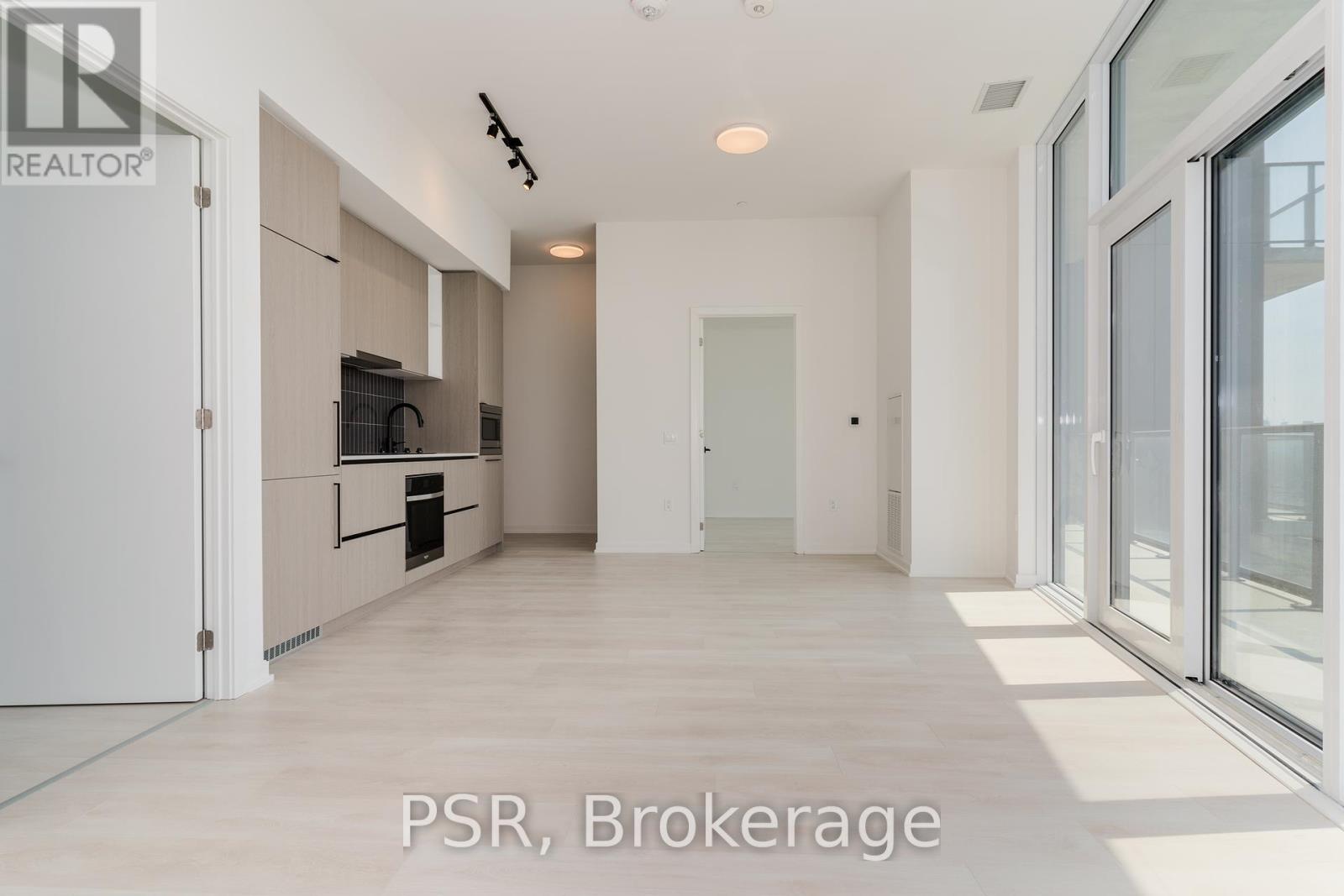 Photo 3 of 903 10 Graphophone Grove, Toronto ON