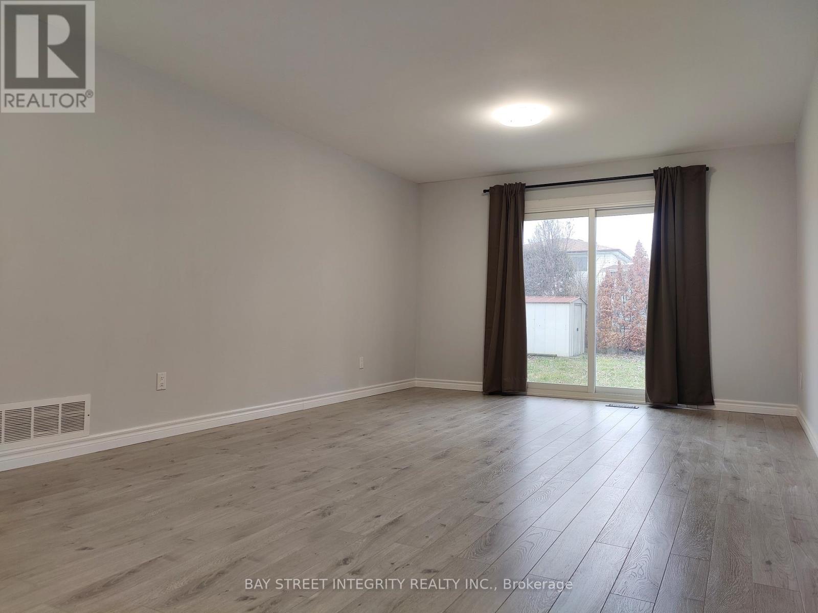 Photo 3 of 1 F Lowe 857 Blairholm Avenue, Mississauga ON