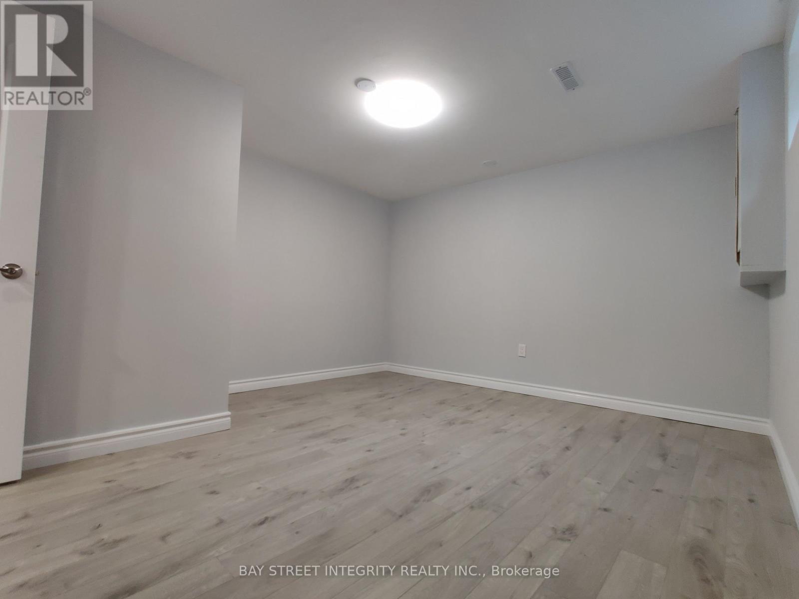 Photo 15 of 1 F Lowe 857 Blairholm Avenue, Mississauga ON