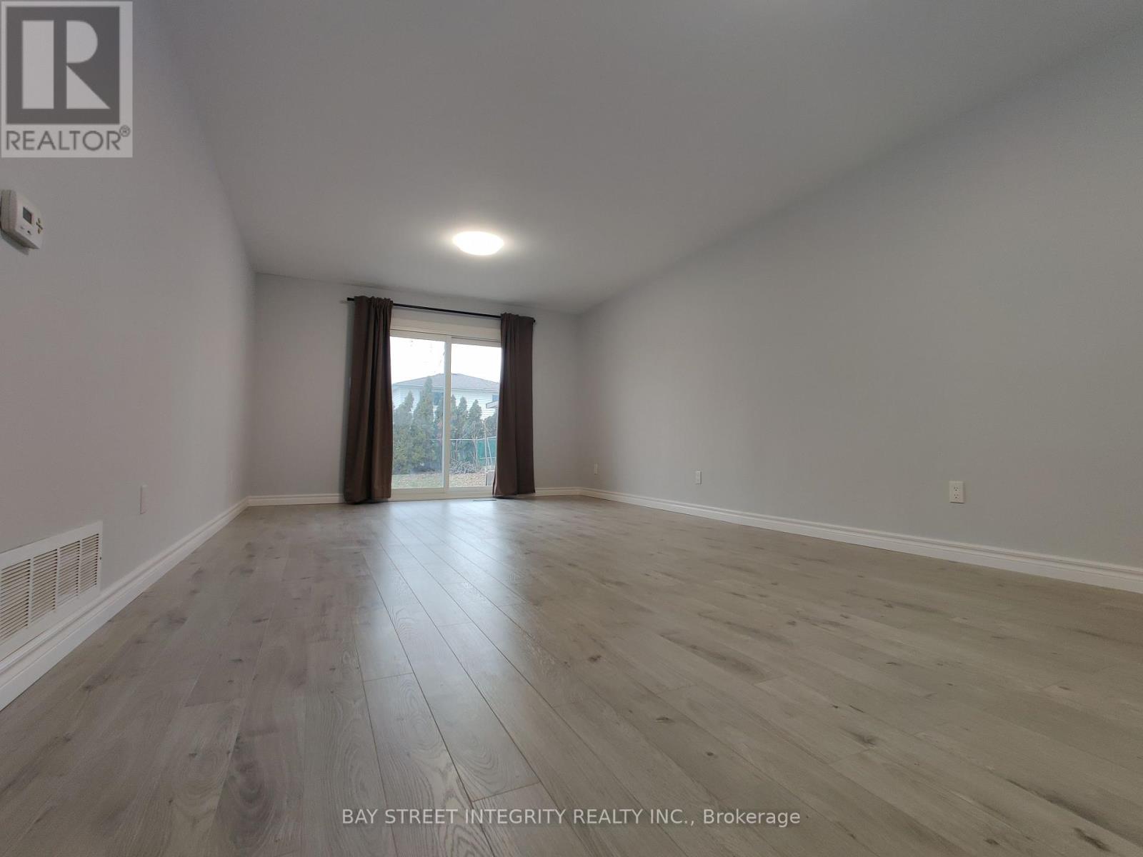 Photo 11 of 1 F Lowe 857 Blairholm Avenue, Mississauga ON