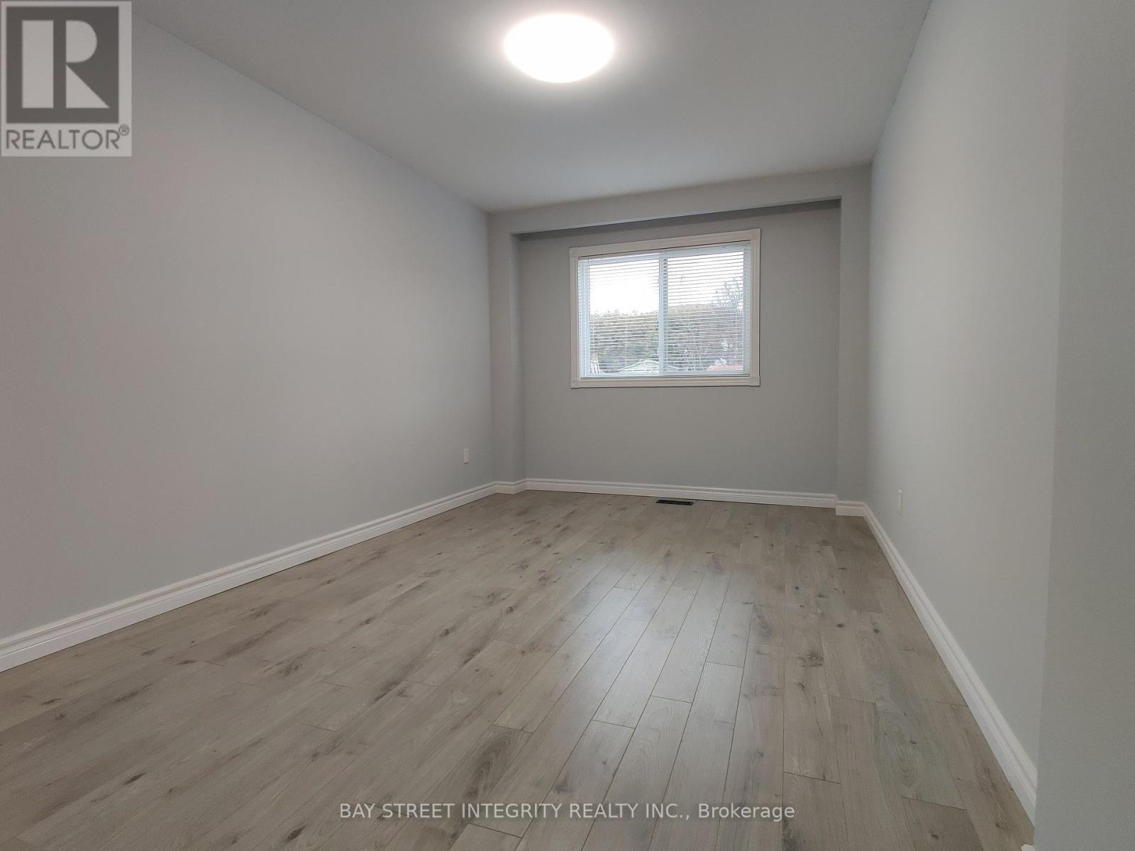 Photo 2 of 1 F Lowe 857 Blairholm Avenue, Mississauga ON