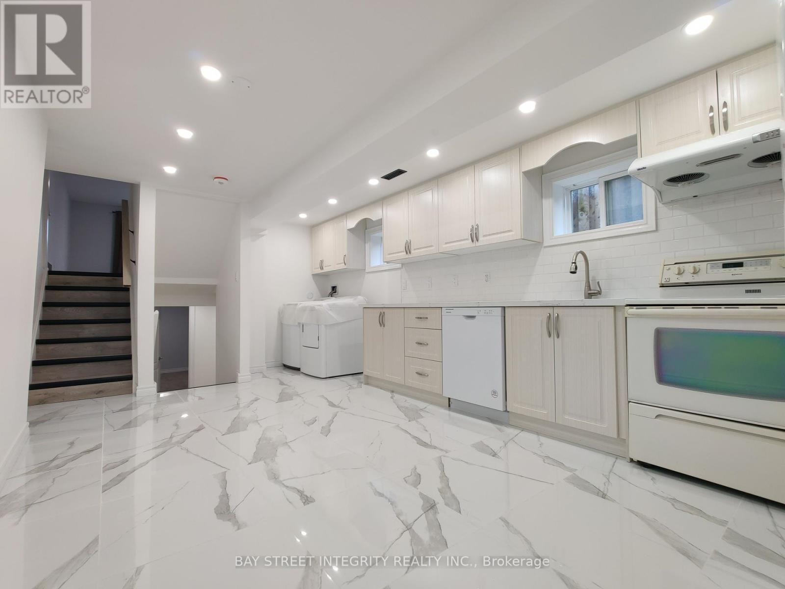 Photo 12 of 1 F Lowe 857 Blairholm Avenue, Mississauga ON