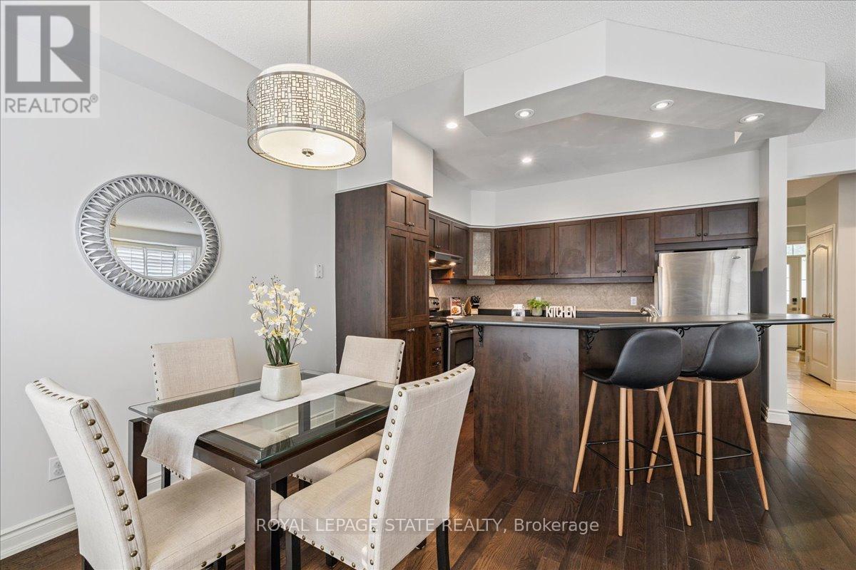 Photo 18 of 72 5080 Fairview Street, Burlington ON