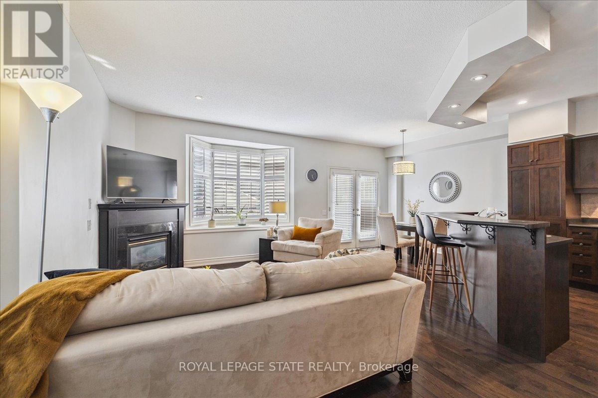 Photo 30 of 72 5080 Fairview Street, Burlington ON