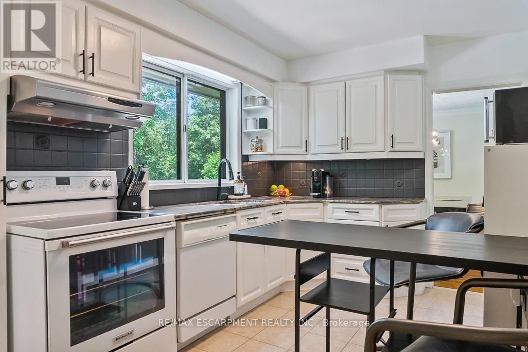 Photo 46 of 237 Albion Avenue, Oakville ON
