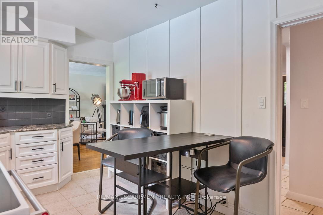 Photo 39 of 237 Albion Avenue, Oakville ON