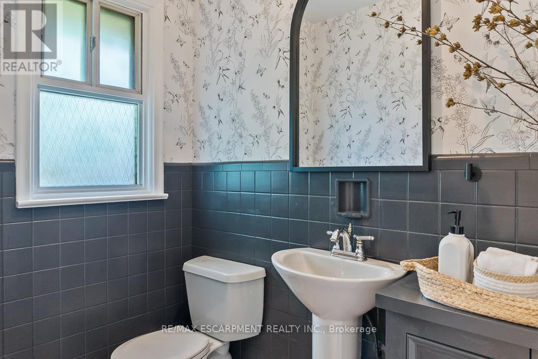 Photo 43 of 237 Albion Avenue, Oakville ON