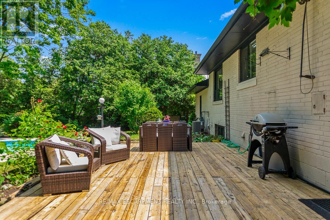 Photo 40 of 237 Albion Avenue, Oakville ON