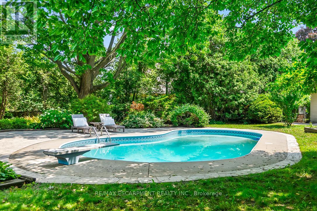 Photo 36 of 237 Albion Avenue, Oakville ON