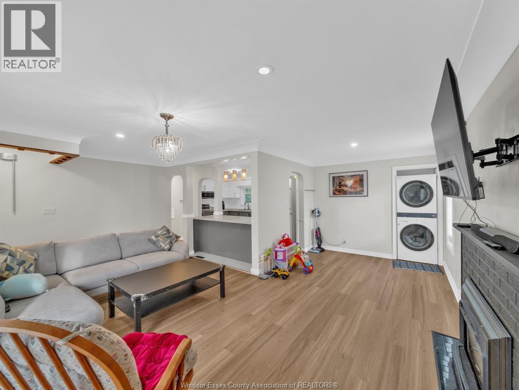 Photo 12 of 1045 Cabana Road West, Windsor ON