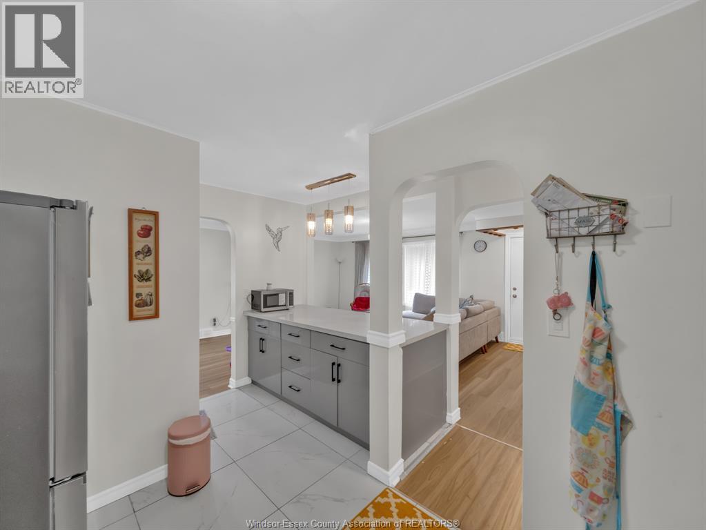 Photo 16 of 1045 Cabana Road West, Windsor ON