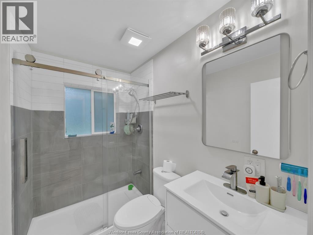 Photo 18 of 1045 Cabana Road West, Windsor ON