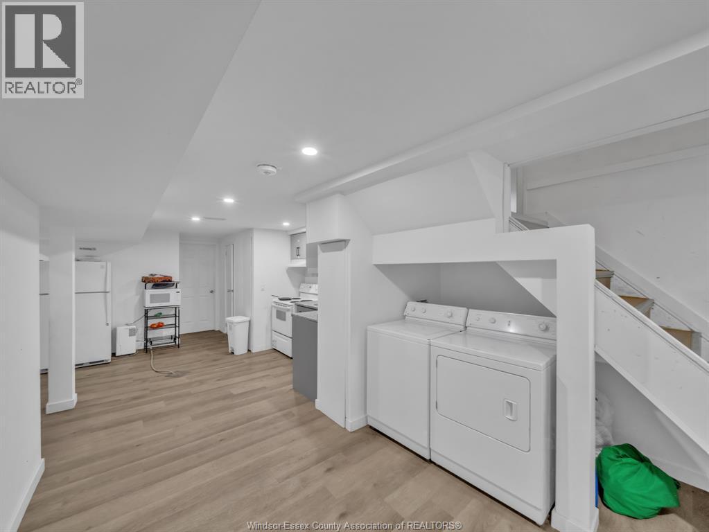 Photo 24 of 1045 Cabana Road West, Windsor ON
