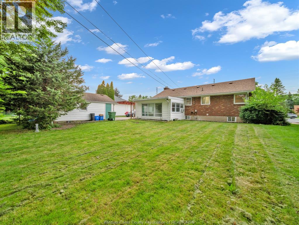 Photo 37 of 1045 Cabana Road West, Windsor ON